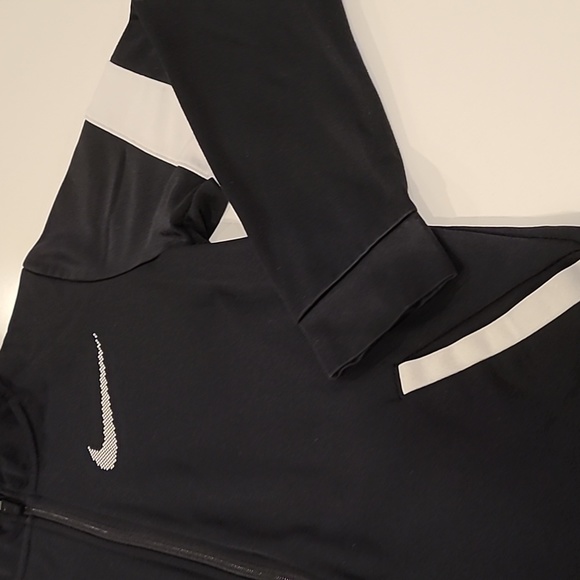 Nike Hoodie - Picture 2 of 3